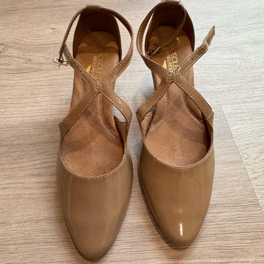 New Aerosols heels rest Women's Tan Heels